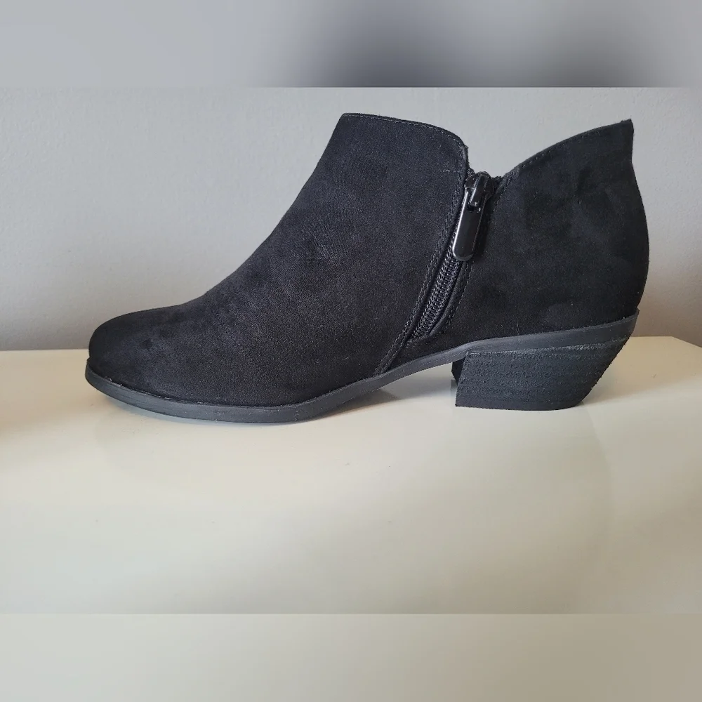 Torrid Black Faux Suede Vcut Bootie, BNWT, Size 6